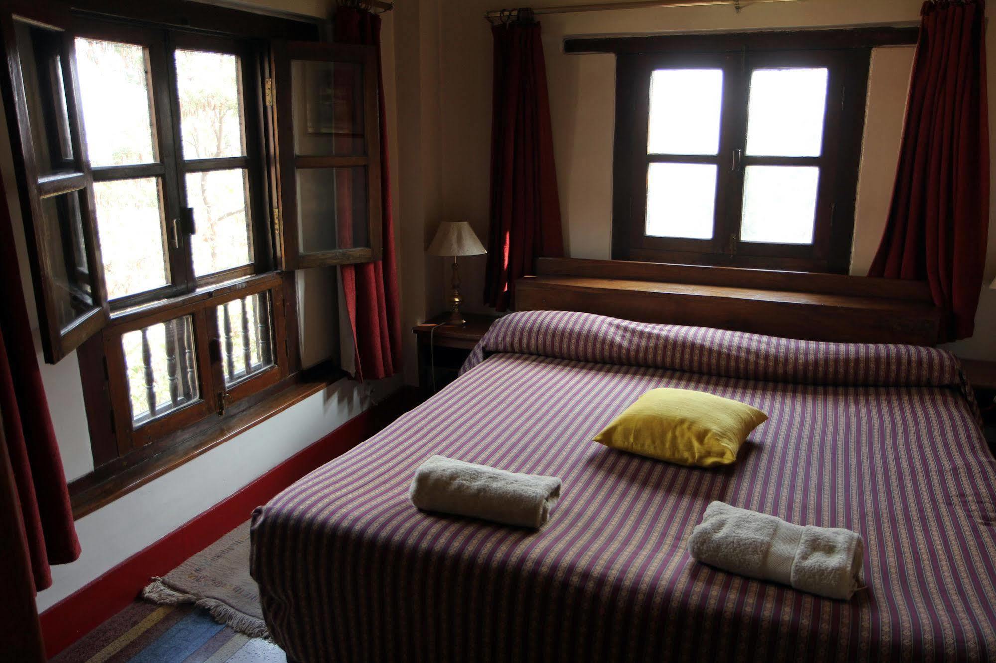 קטמנדו Hotel Vajra מראה חיצוני תמונה