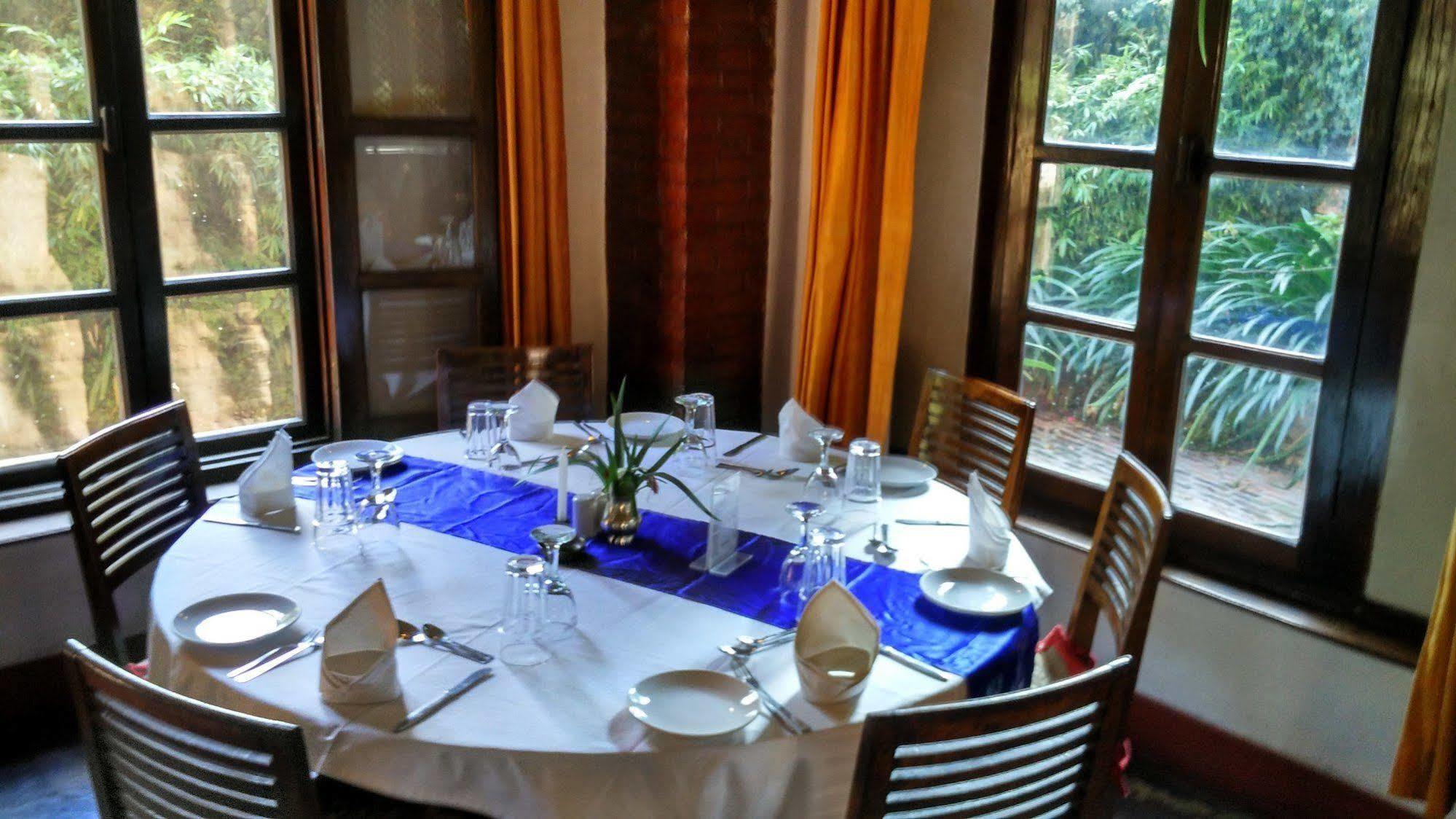קטמנדו Hotel Vajra מראה חיצוני תמונה